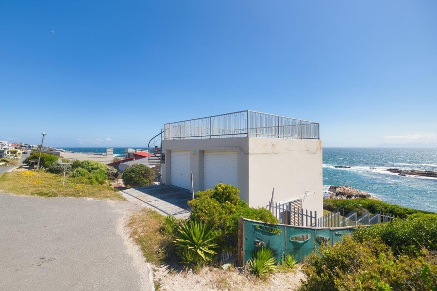 5 Bedroom Property for Sale in De Kelders Western Cape